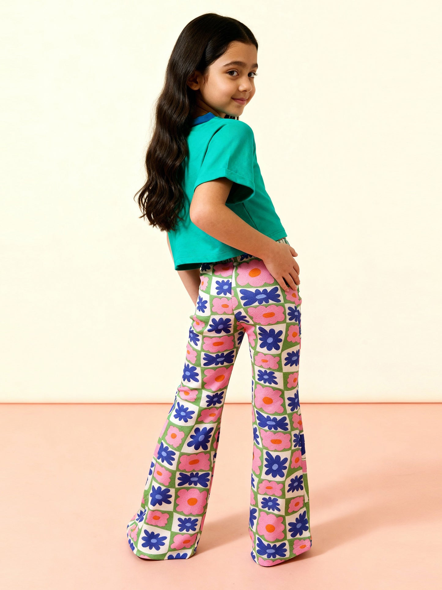 Daisy Themed Retro Casual Set