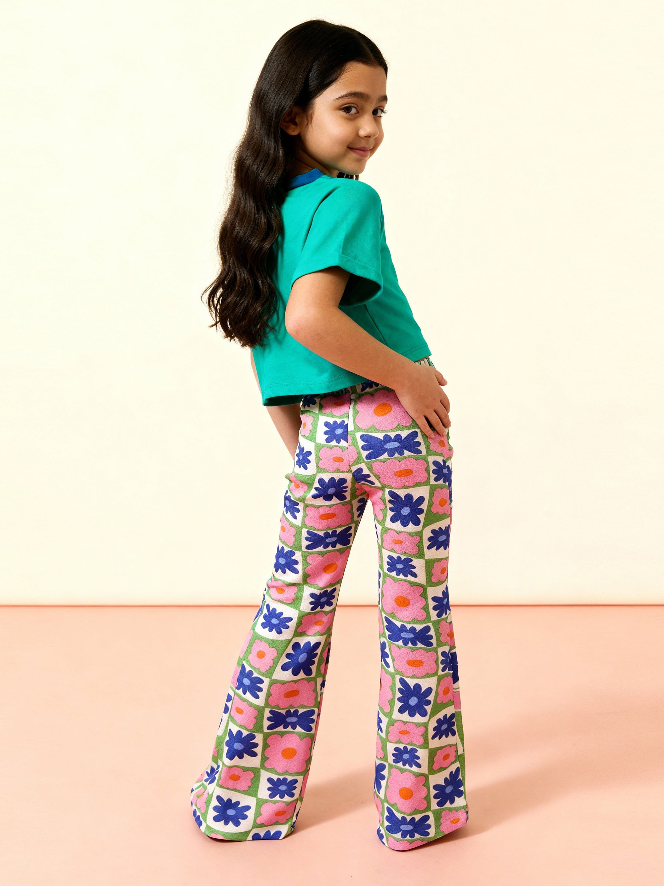 Daisy Themed Retro Casual Set