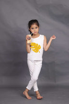 లీఫ్ అప్లిక్ తో గర్ల్స్ వెస్ట్