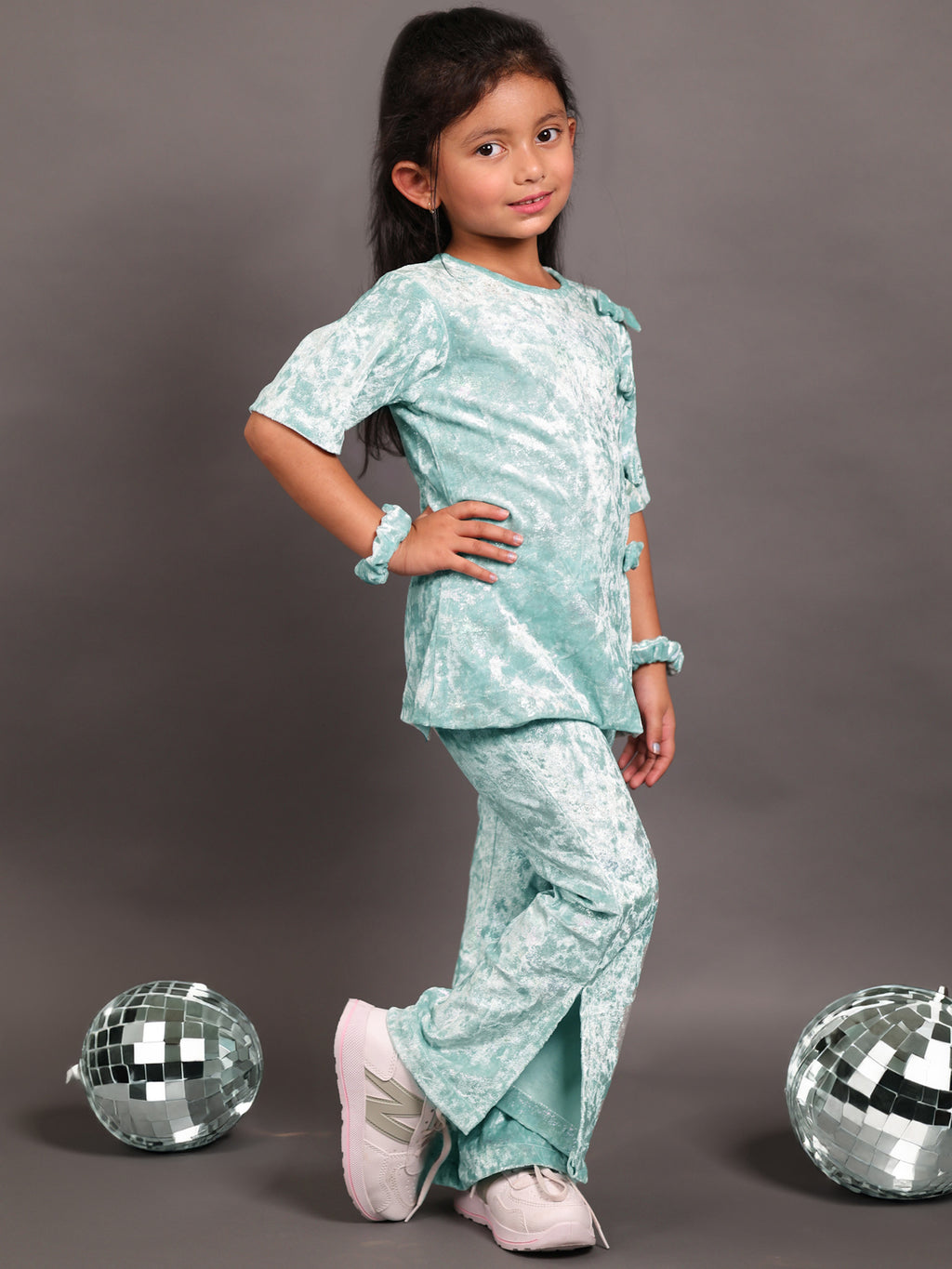 Little Carrot Girls Textured Velvet Clothing Set With Bow Accents Matching Scrunchie, , premium kids' wear for girls, size 6-7-years.