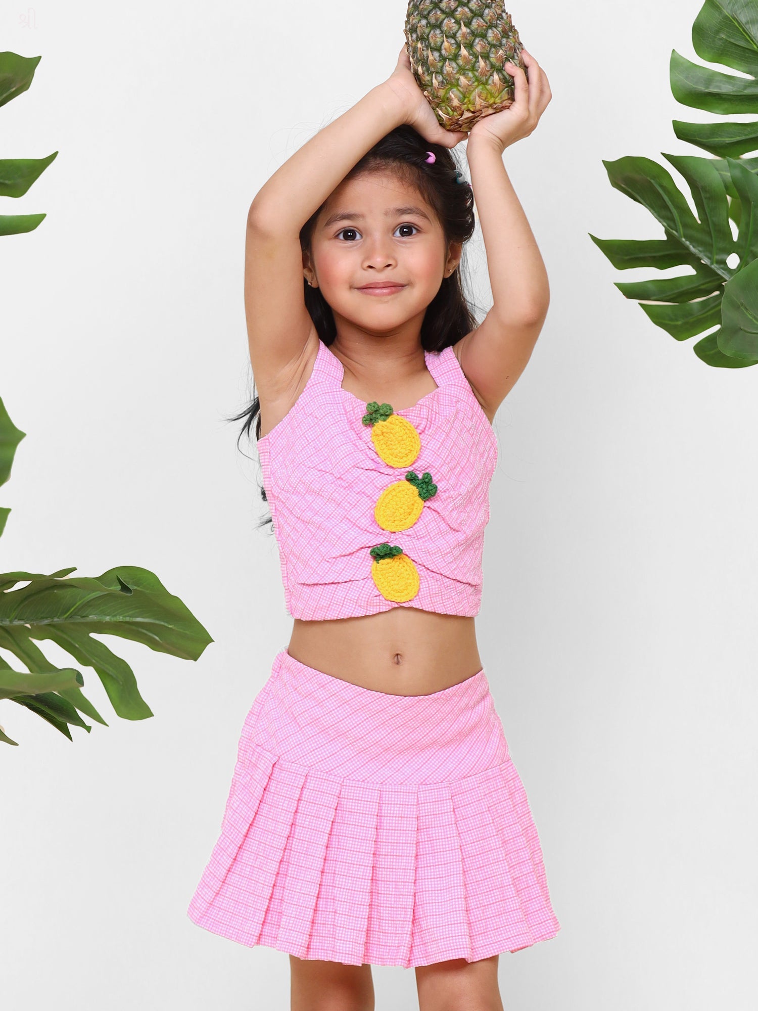 Little Carrot Pink Beach Skort Set With Hand Crochet Patch, Beach Dresses, premium kids' wear for girls, size 2-3-years.